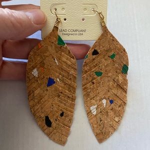 ⭐ 3/$15 ⭐ 
Core Feather Cork Boho Lightweight Dangle Earrings ~ NEW
